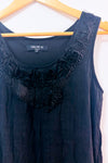 Robe cocktail noire à fleurs en relief* seconde main - Terra Nostra- La Penderie du Paradis