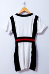 Robe ajustée noire et blanche à paillettes et bande rouge* seconde main - Love Moschino- La Penderie du Paradis