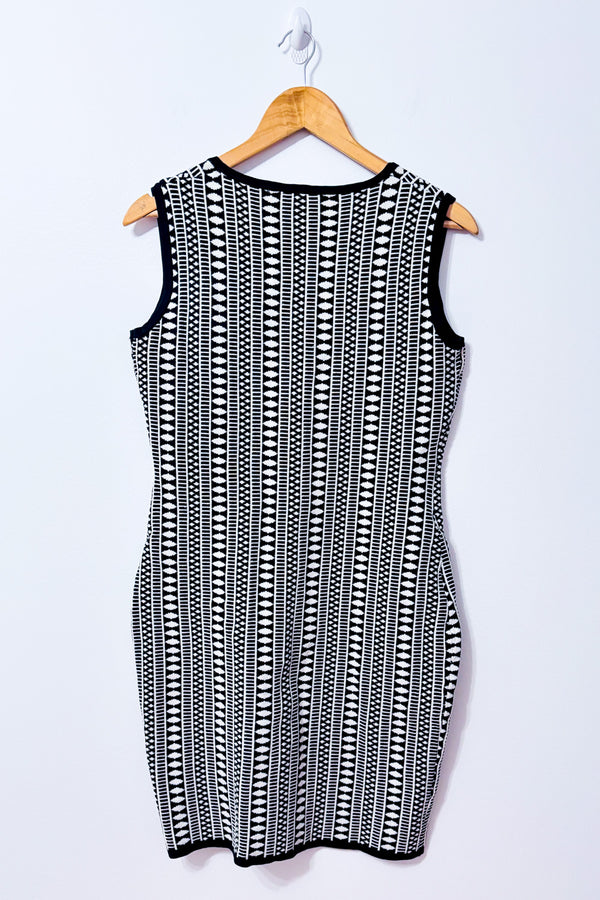 Robe ajustée en tricot noir et blanc à motifs géométriques* seconde main - Sioni- La Penderie du Paradis