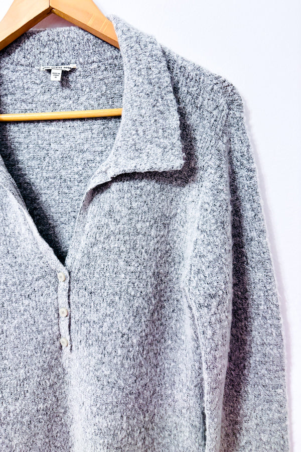 Robe grise en tricot à col polo boutonné* seconde main - Guess- La Penderie du Paradis