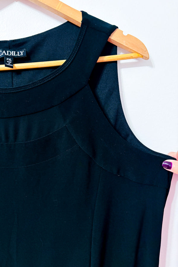 Robe noire fluide sans manches à encolure ronde* seconde main - Picadilly- La Penderie du Paradis