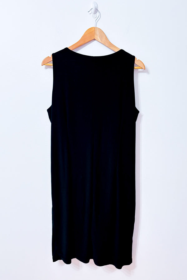 Robe noire fluide sans manches à encolure ronde* seconde main - Picadilly- La Penderie du Paradis