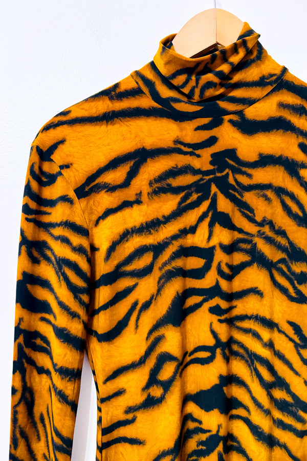 Robe ajustée à col roulé et motif tigré* seconde main - Norma Kamali- La Penderie du Paradis