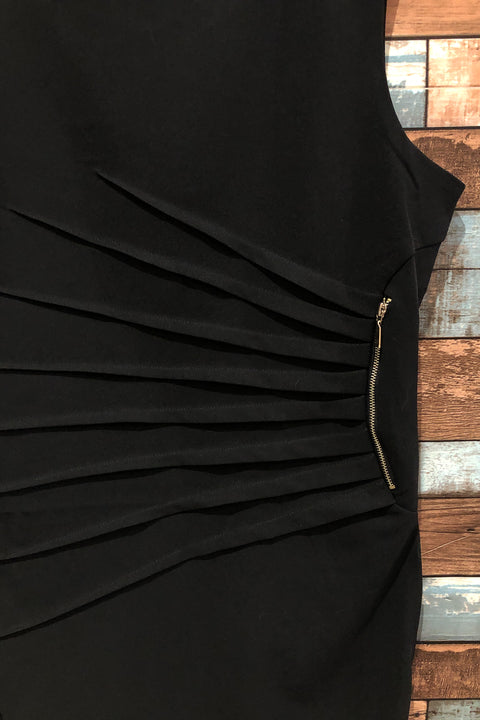 Robe noire sans manche (l) seconde main Suzy Shier   
