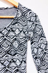 YY_Robe ajustée grise et noire à motifs (xs)-Dynamite-La Penderie du Paradis 🕊