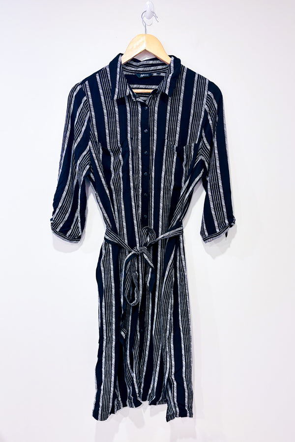 Robe chemisier noire et blanche rayée (l)-Reitmans-La Penderie du Paradis 🕊
