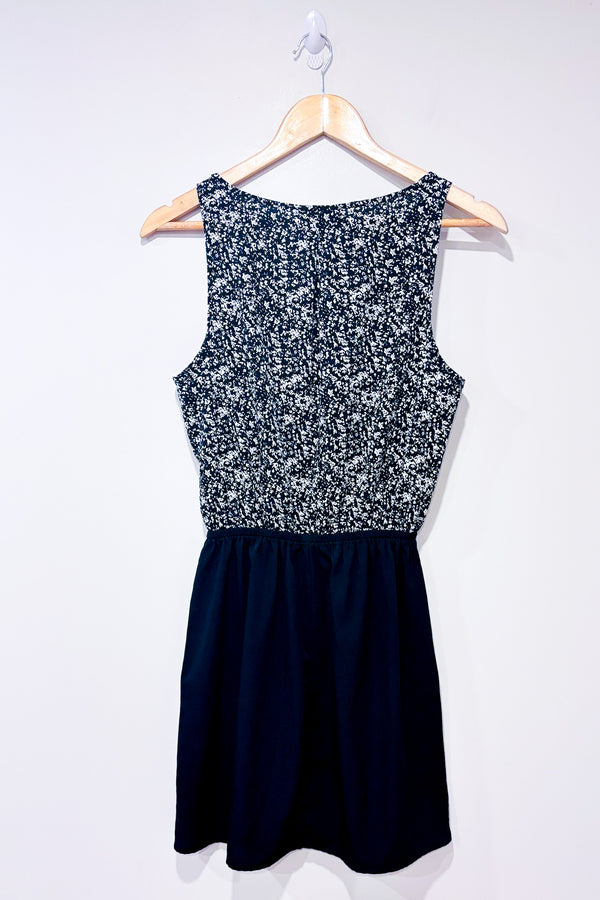 Robe noire et blanche fleurie (s)-JdY by Jacqueline de Young-La Penderie du Paradis 🕊