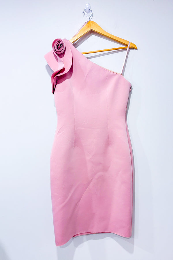 Robe rose une manche avec fleurs seconde main - Eliza J- La Penderie du Paradis