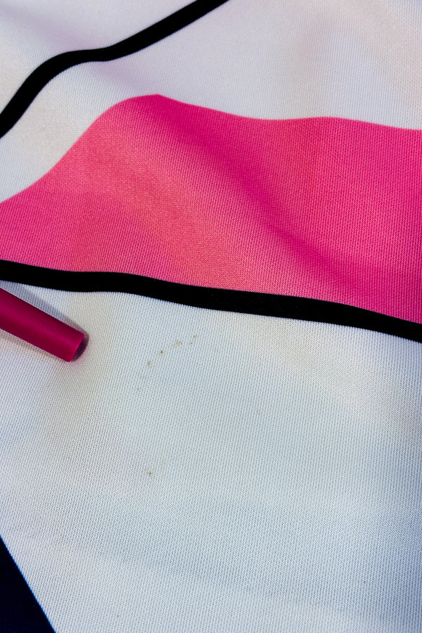 Robe blanche bleue et rose à motifs géométriques* seconde main - Vince Camuto- La Penderie du Paradis