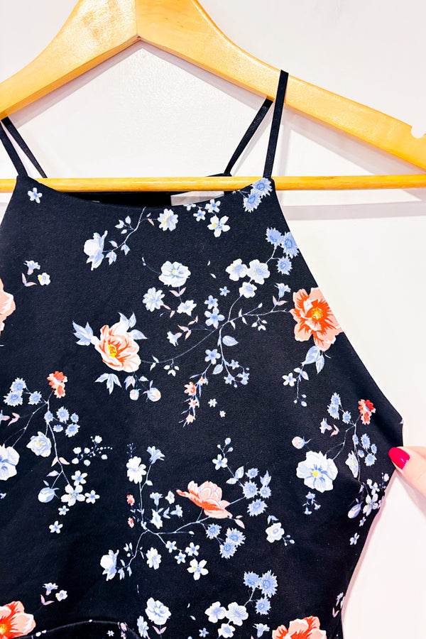 Robe noire fleurie seconde main - La Penderie du Paradis- La Penderie du Paradis