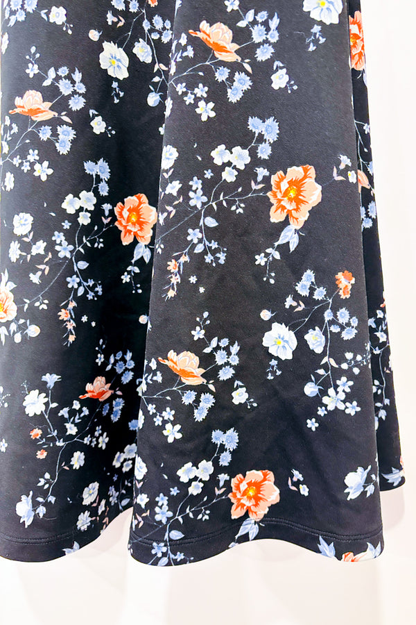 Robe noire fleurie seconde main - La Penderie du Paradis- La Penderie du Paradis