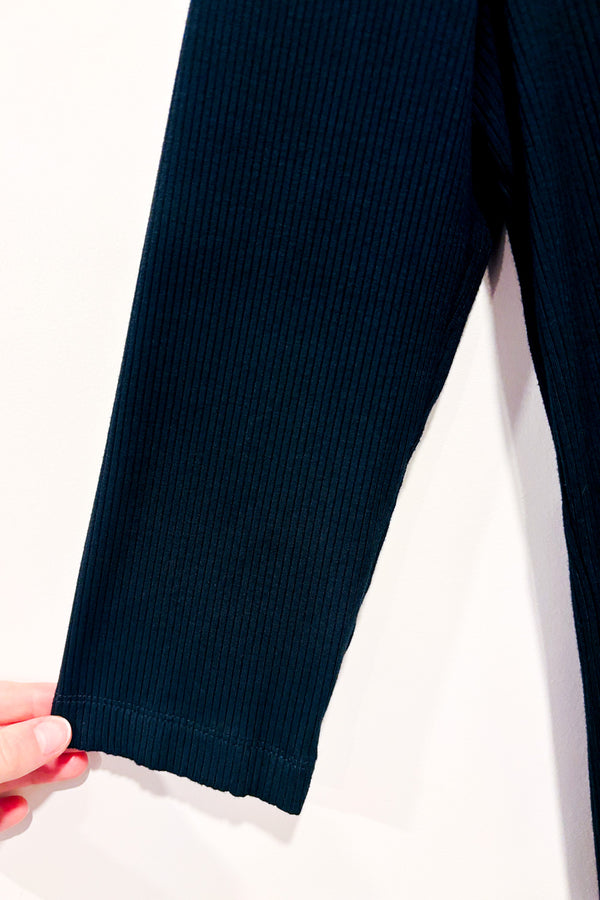 Robe ajustée noire côtelée à col roulé* seconde main - Lolë- La Penderie du Paradis