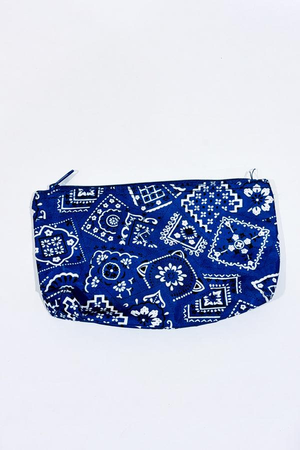 Petite pochette bleue et blanche à motifs seconde main - Autres- La Penderie du Paradis
