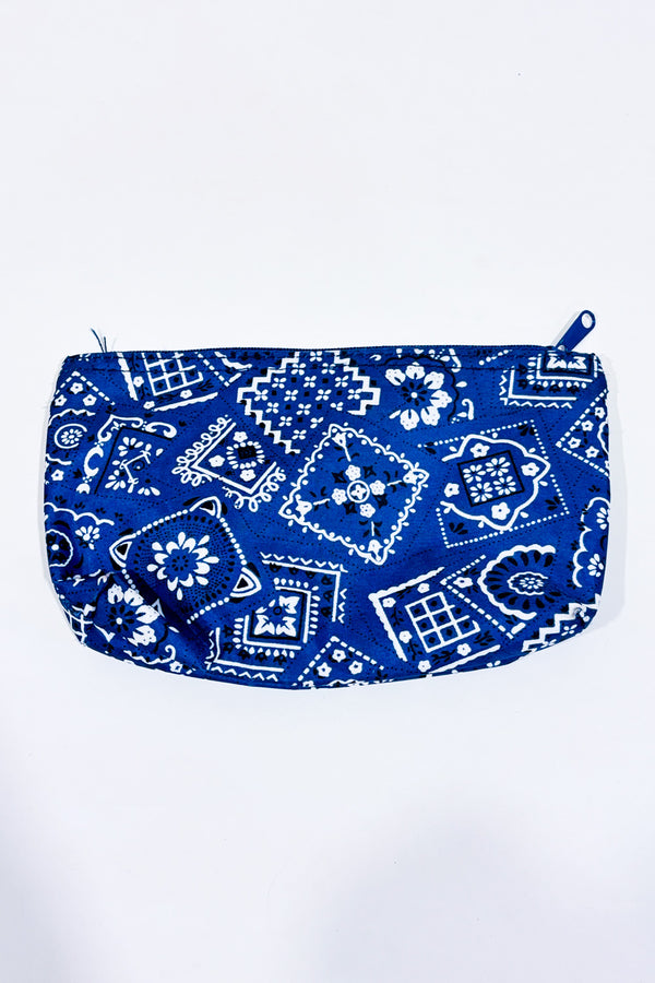 Petite pochette bleue et blanche à motifs seconde main - Autres- La Penderie du Paradis