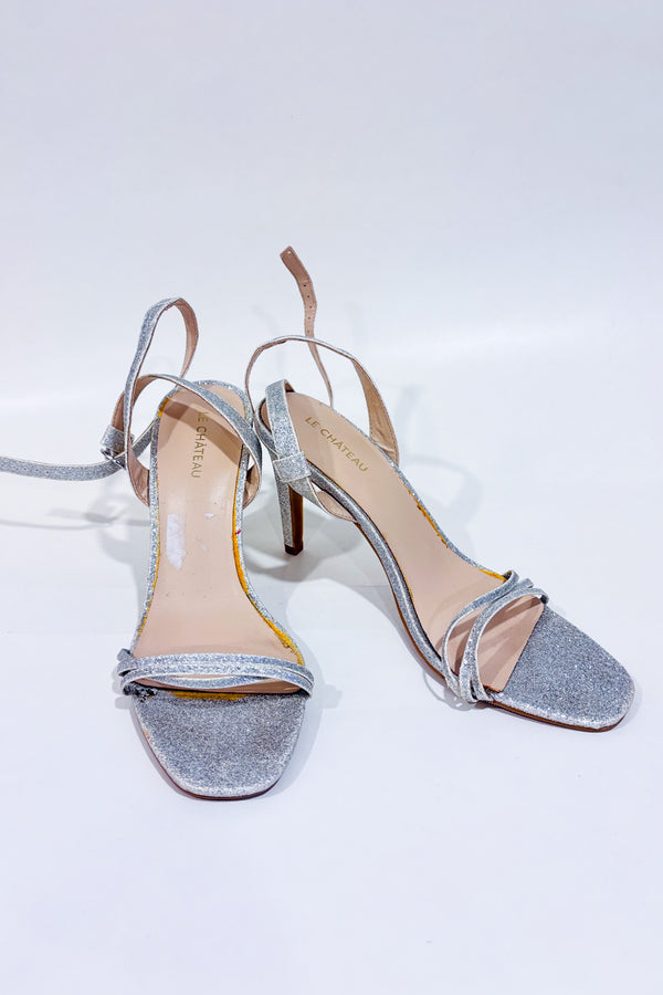 Sandales argent à paillettes (7.5)-Le Château-La Penderie du Paradis 🕊
