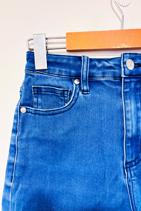 Short bleu en jeans stretch à taille mi-basse (s)-Guess-La Penderie du Paradis 🕊