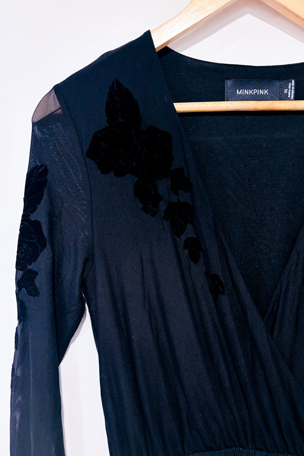 Romper noir avec fleurs de velours (xs)-MINKPINK-La Penderie du Paradis 🕊