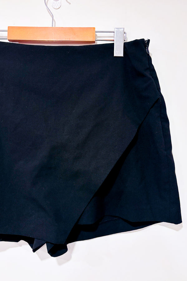 Jupe-short noire (l)-Reitmans-La Penderie du Paradis 🕊
