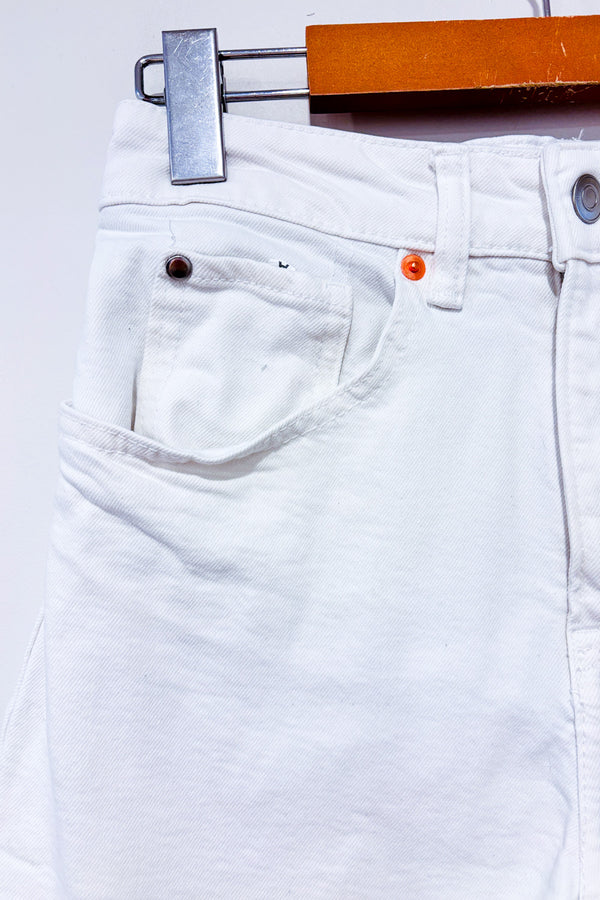 Short blanc en jeans à taille haute seconde main - H&M- La Penderie du Paradis