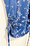 T-shirt bleu fleuri avec côtés ajustables (m)-mySTYLE-La Penderie du Paradis 🕊