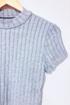 T-shirt côtelé gris à col haut (m)-Defrost-La Penderie du Paradis 🕊
