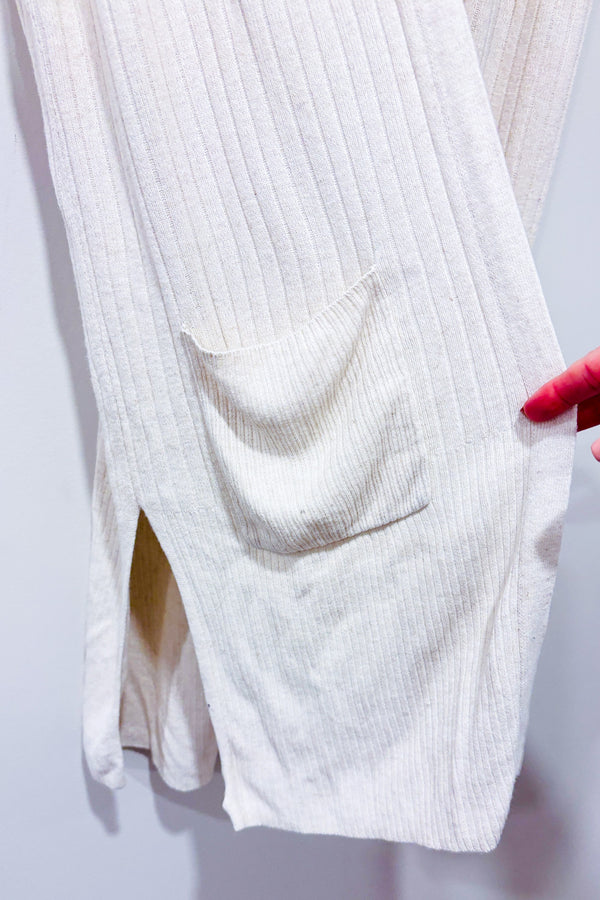 Cardigan sans manche ouvert beige côtelé seconde main - Reitmans- La Penderie du Paradis