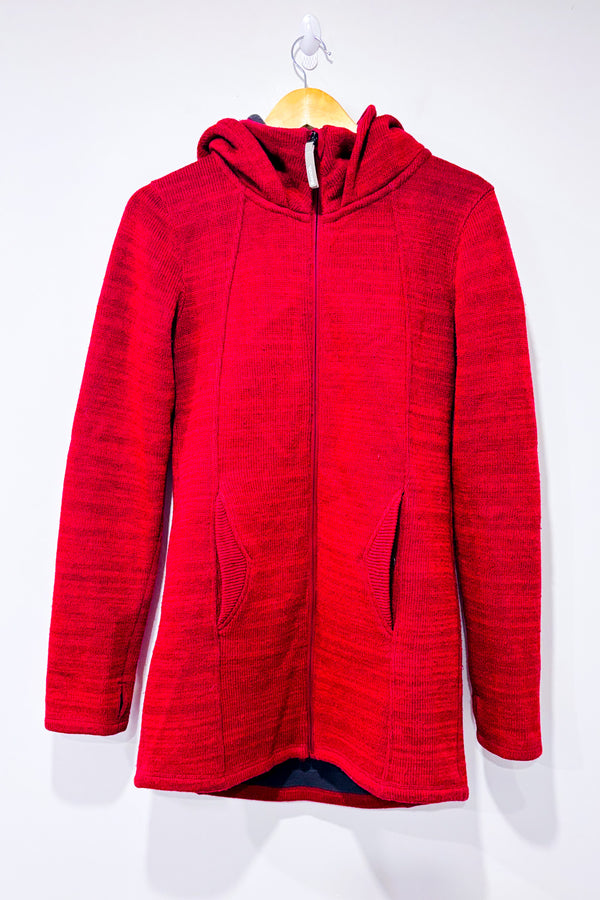 Veste en tricot framboise à capuchon intérieur en polar seconde main - Bench- La Penderie du Paradis