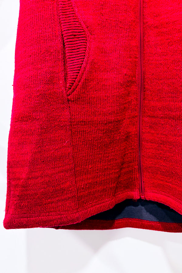 Veste en tricot framboise à capuchon intérieur en polar seconde main - Bench- La Penderie du Paradis