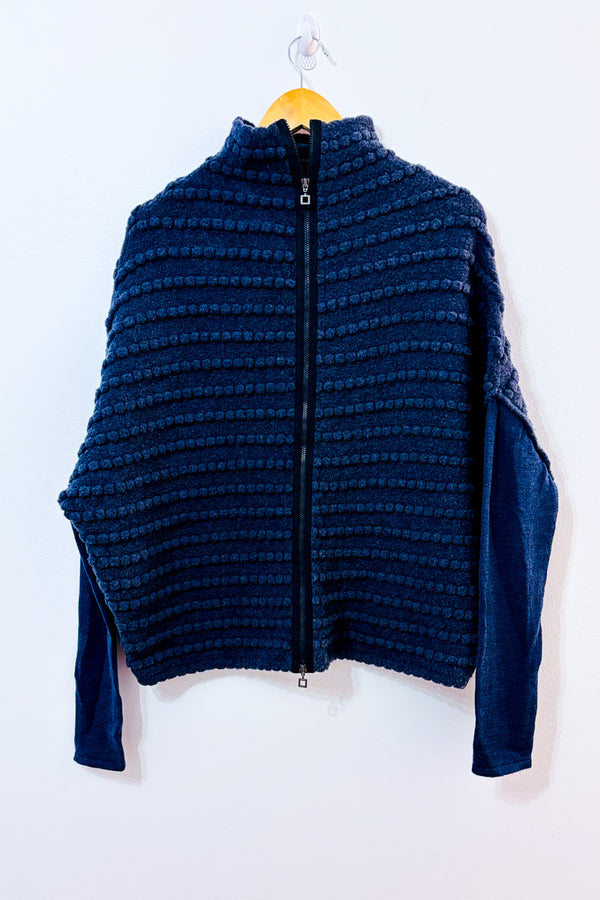 Veste ample en laine bouclée bleue à fermeture éclair* seconde main - Sarah Pacini- La Penderie du Paradis