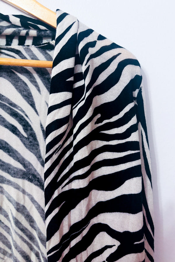 Cardigan ouvert noir et beige à motif zébré seconde main - I.N.C. International Concepts- La Penderie du Paradis