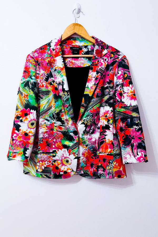 Veston satiné à fleurs multicolores et épaulettes