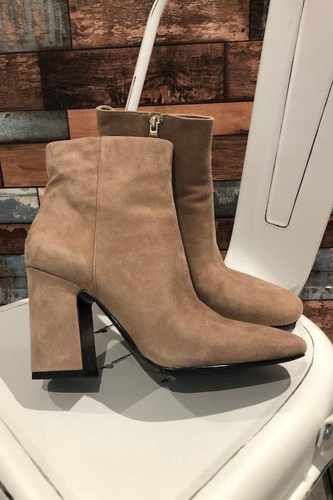 Bottes beiges en suède (9.5) seconde main Autres 