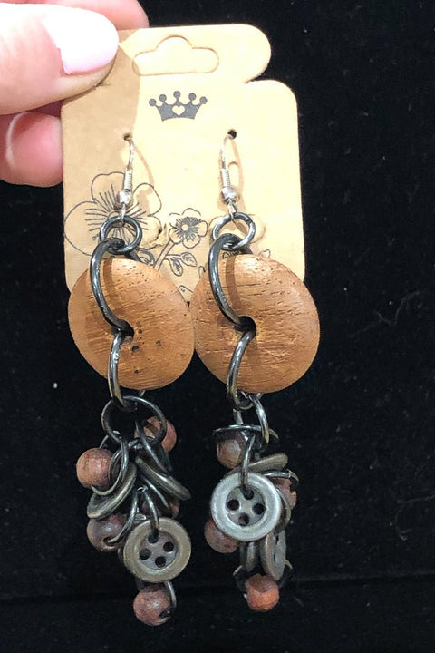 Boucles d'oreilles en bois avec boutons seconde main Autres   