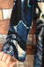Chandail bleu avec motifs (l) -Dusak Designs - La Penderie du Paradis 🕊