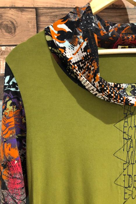 Chandail vert avec motifs multicolores (l) seconde main Razalio Baressa 
