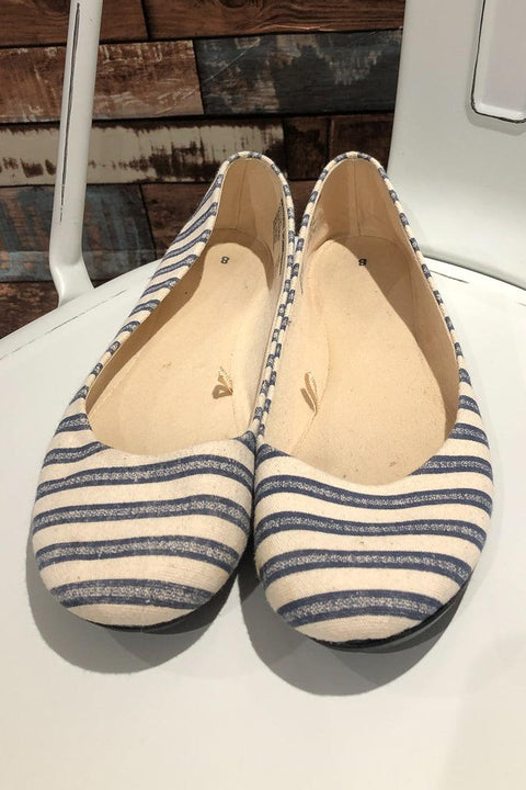 Chaussures avec rayures beiges et bleues (8) seconde main Autres   