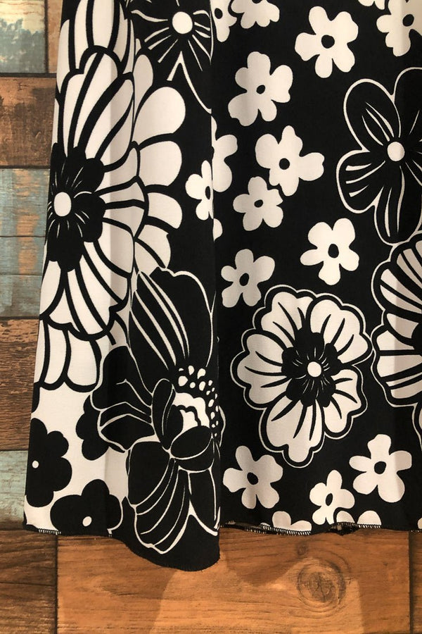 Robe fleurie noire et blanche (m) seconde main Colori 